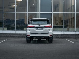2018 Toyota Fortuner II, белый, 3450000 рублей, вид 4