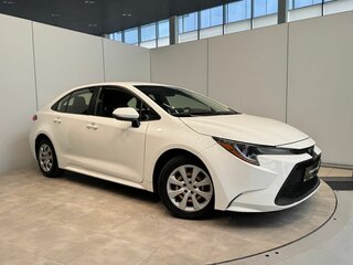2022 Toyota Corolla XII (E210), белый, 1670000 рублей, вид 3