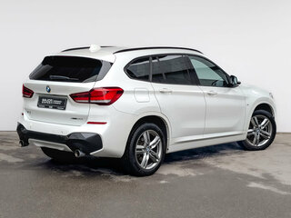 2022 BMW X1 20i xDrive II (F48) Рестайлинг, белый, 4000000 рублей, вид 5
