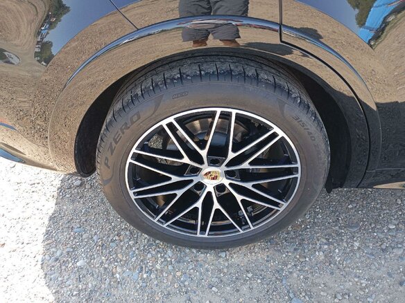 2023 Porsche Cayenne III Рестайлинг, чёрный, 13880000 рублей - вид 12
