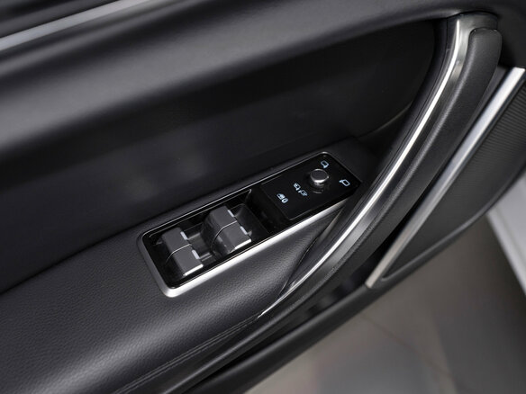 2021 Jaguar XF, белый - вид 20