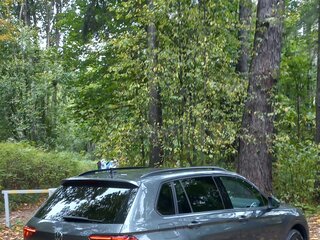 2021 Volkswagen Tiguan II Рестайлинг, серый, 2700000 рублей, вид 2