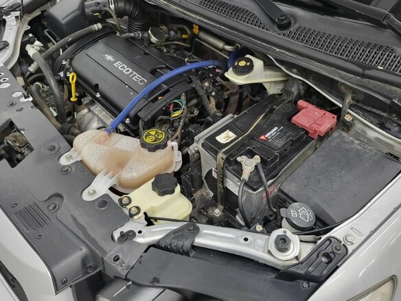 2013 Chevrolet Aveo II, серебристый - вид 12