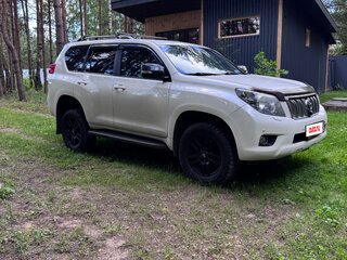 2010 Toyota Land Cruiser Prado 150 Series, белый, 2400000 рублей, вид 3