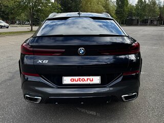 2022 BMW X6 40i III (G06), синий, 8990000 рублей, вид 5