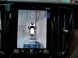 2018 Volvo XC60 Recharge II, коричневый, 3950000 рублей, вид 2