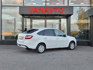 2023 Lada (ВАЗ) Granta I Рестайлинг, белый, 740000 рублей, вид 4