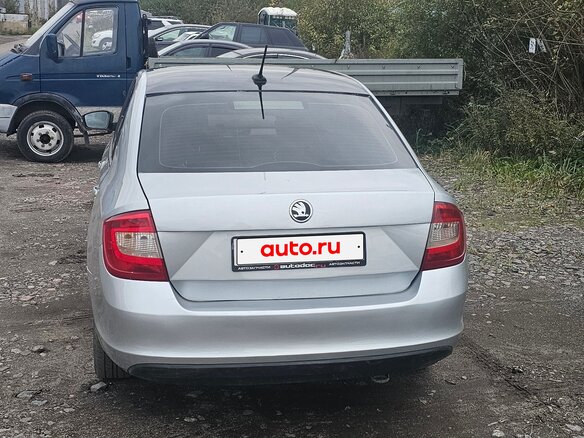2018 Skoda Rapid I Рестайлинг, серебристый, 530000 рублей - вид 12