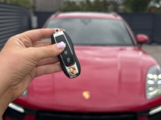 2022 Porsche Macan I Рестайлинг 2, красный, 3950000 рублей, вид 2