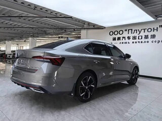 2023 Skoda Octavia IV (A8), серый, 1870000 рублей, вид 4