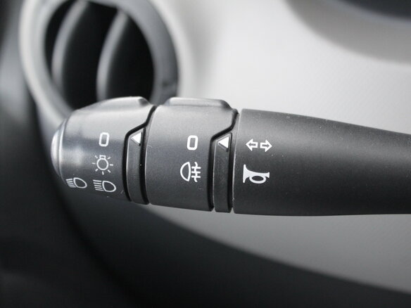 2013 Renault Sandero I, белый, 556000 рублей - вид 9