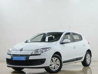 2013 Renault Megane III Рестайлинг, белый, 599000 рублей, вид 3