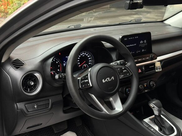 2022 Kia Cerato IV Рестайлинг, серый, 1350000 рублей - вид 15