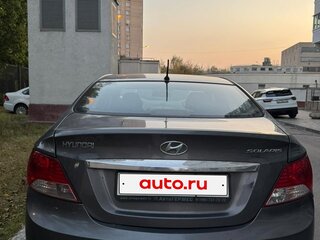 2013 Hyundai Solaris I, серый, 750000 рублей, вид 3