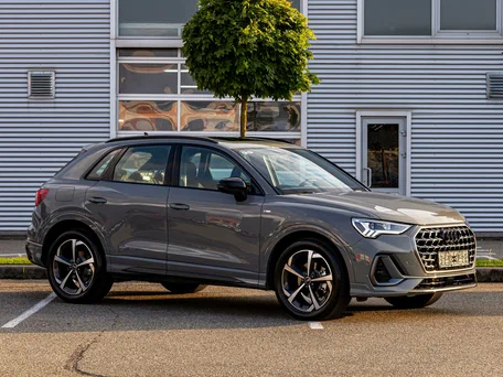 2026 Audi Q3 35 TFSI II (F3), серый, 2995000 рублей, вид 3