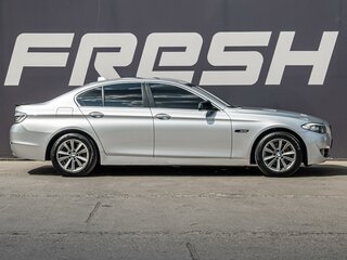 2013 BMW 5 серии 520i VI (F10/F11/F07), серебристый, 1679000 рублей, вид 5