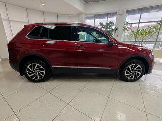 2018 Volkswagen Tiguan II, красный, 1835000 рублей, вид 4