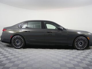 2026 BMW 7 серии 760i xDrive VII (G70), серый, 22795641 рублей, вид 2