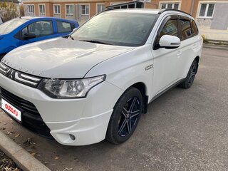 2013 Mitsubishi Outlander III, белый, 1350000 рублей, вид 1