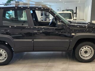 2026 Lada (ВАЗ) Niva Travel I Рестайлинг, чёрный, 1528000 рублей, вид 3