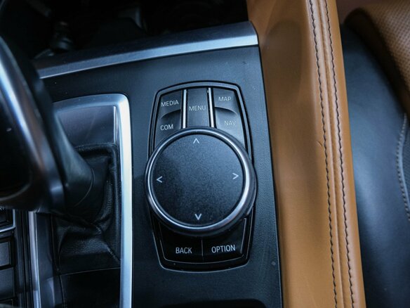 2018 BMW X6 30d II (F16), коричневый, 4599000 рублей - вид 29