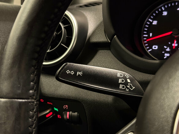 2012 Audi A1 I (8X), белый, 1050000 рублей - вид 17