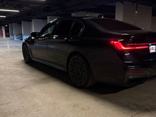 2020 BMW 7 серии 730d xDrive VI (G11/G12) Рестайлинг, чёрный, 6700000 рублей, вид 5