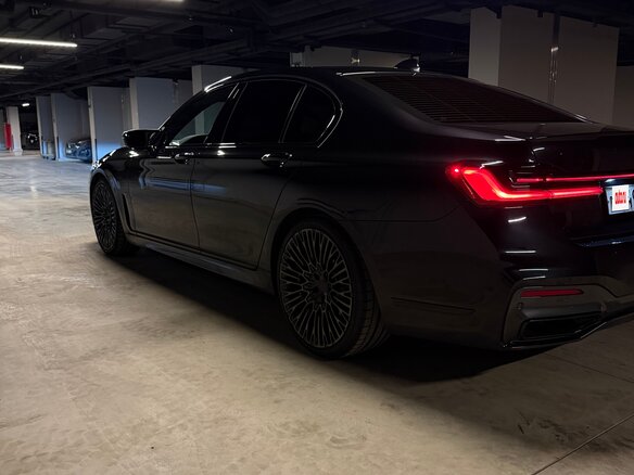 2020 BMW 7 серии 730d xDrive VI (G11/G12) Рестайлинг, чёрный, 6700000 рублей - вид 4