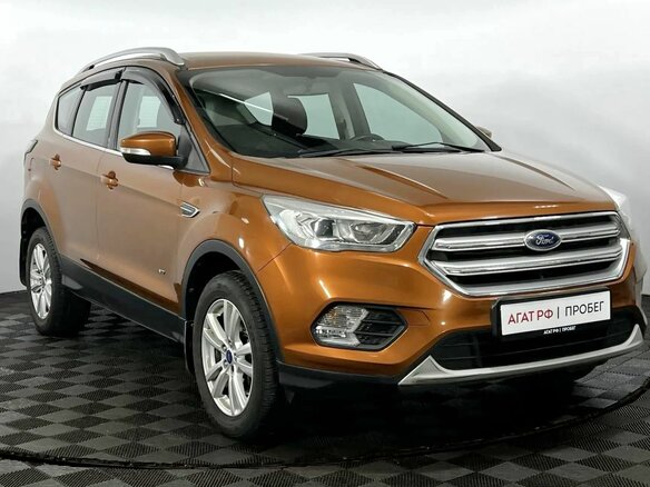 2018 Ford Kuga II Рестайлинг, коричневый, 1670000 рублей - вид 3