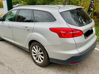 2015 Ford Focus III Рестайлинг, серебристый, 920000 рублей, вид 3