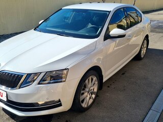 2019 Skoda Octavia III (A7) Рестайлинг, белый, 2100000 рублей, вид 4