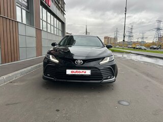 2021 Toyota Camry VIII (XV70) Рестайлинг, чёрный, 2350000 рублей, вид 2