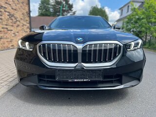 2024 BMW 5 серии 520d VIII (G60/G61/G68), чёрный, 6300000 рублей, вид 1