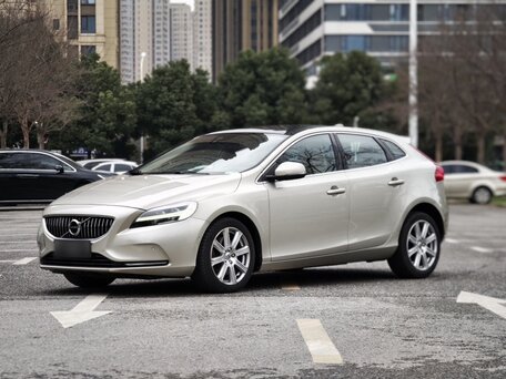 2016 Volvo V40 II Рестайлинг, бежевый, 1040000 рублей, вид 1