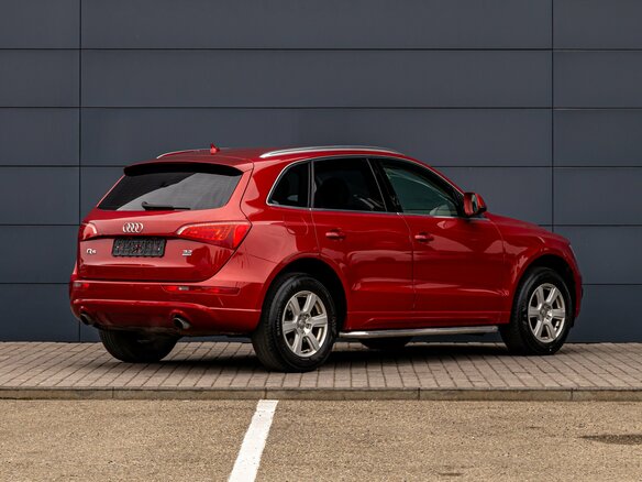 2010 Audi Q5 I (8R), красный, 1395000 рублей - вид 5