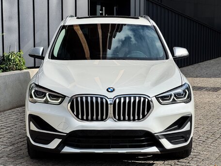 2022 BMW X1 18i sDrive II (F48) Рестайлинг, белый, 1991000 рублей, вид 3