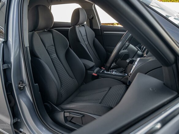 2015 Audi A3 III (8V), серый, 1770000 рублей - вид 9