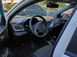 2017 Hyundai Solaris II, белый, 850000 рублей, вид 5