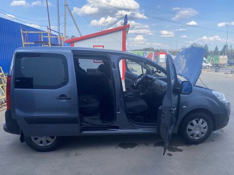 2010 Peugeot Partner II, серый, 750000 рублей, вид 1