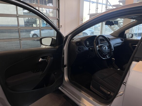 2019 Volkswagen Polo V Рестайлинг, серый, 1210000 рублей - вид 20