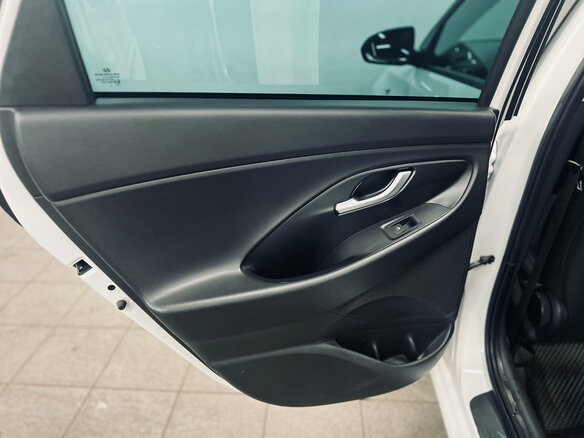 2023 Hyundai i30 III Рестайлинг 2, белый, 1670000 рублей - вид 15