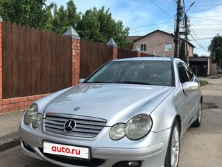 2005 Mercedes-Benz C-Класс 230 II (W203) Рестайлинг, серебристый, 555000 рублей, вид 1