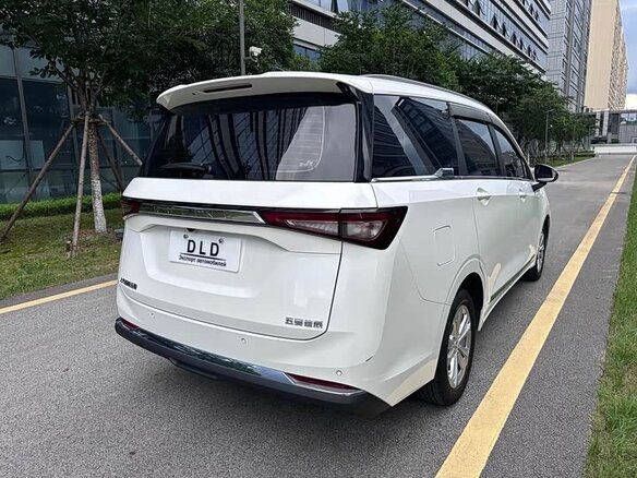 2022 Wuling Jiachen, белый, 1290000 рублей - вид 5