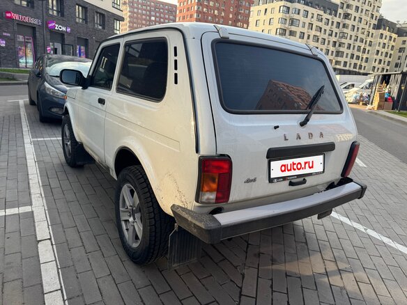 2018 Lada (ВАЗ) 2121 (4x4) I Рестайлинг, белый, 760000 рублей - вид 3