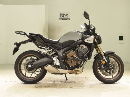 2025 Honda CB 650R, серый, 1197000 рублей, вид 2