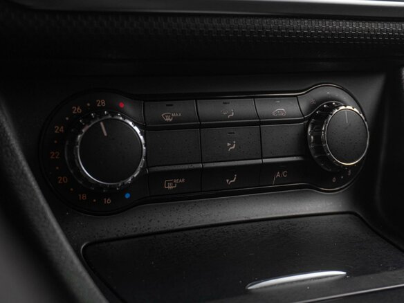 2014 Mercedes-Benz A-Класс 180 III (W176), чёрный, 1559000 рублей - вид 14