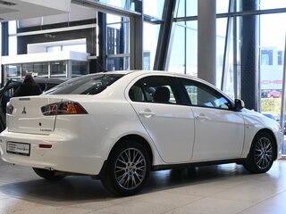 2013 Mitsubishi Lancer X Рестайлинг, белый, 679000 рублей, вид 5