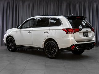 2022 Mitsubishi Outlander III Рестайлинг 3, белый, 3649000 рублей, вид 2