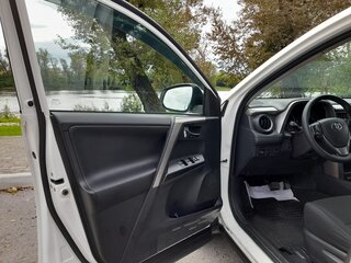 2017 Toyota RAV4 IV (XA40) Рестайлинг, белый, 2550000 рублей, вид 5