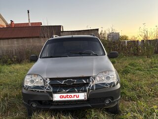 2011 Chevrolet Niva I Рестайлинг, серый, 355000 рублей, вид 3